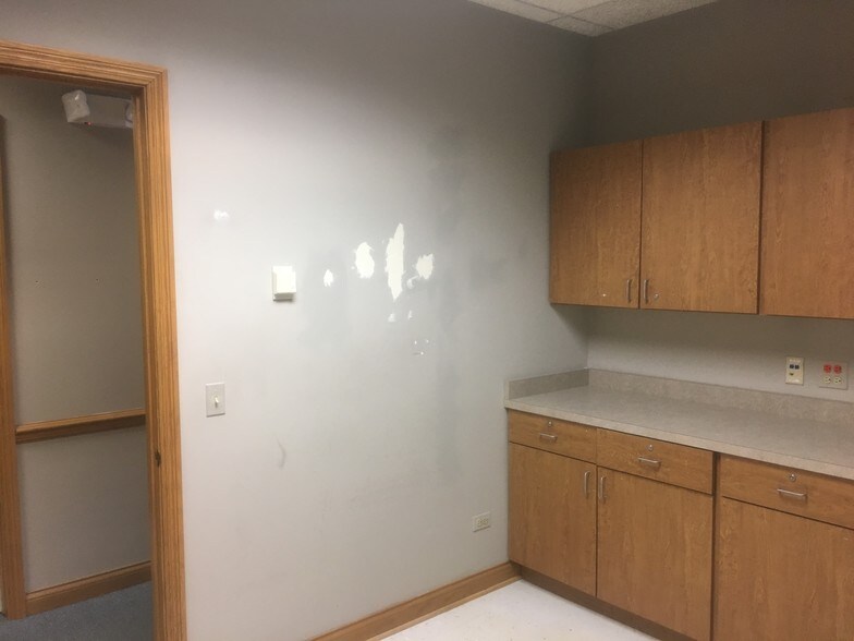 More Photos Of 1906 Holian Dr, Spring Grove Storefront Retail Office For Lease
