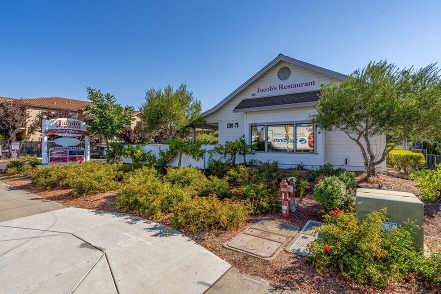 More Photos Of 1270 Broadway, Sonoma Freestanding For Sale