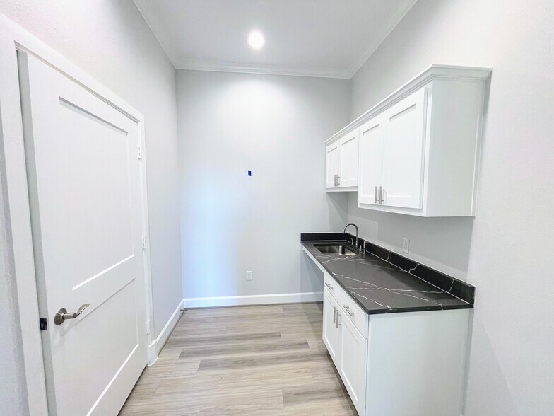 More Photos Of 7700 Preston Rd, Frisco Medical For Sale