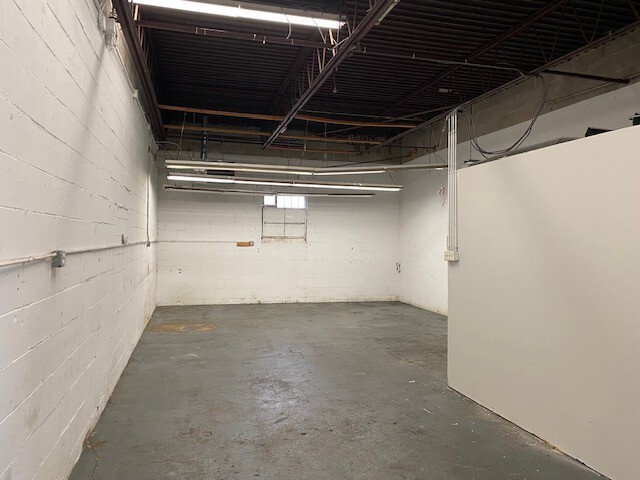 More Photos Of 104 Allen Blvd, Farmingdale Warehouse For Lease