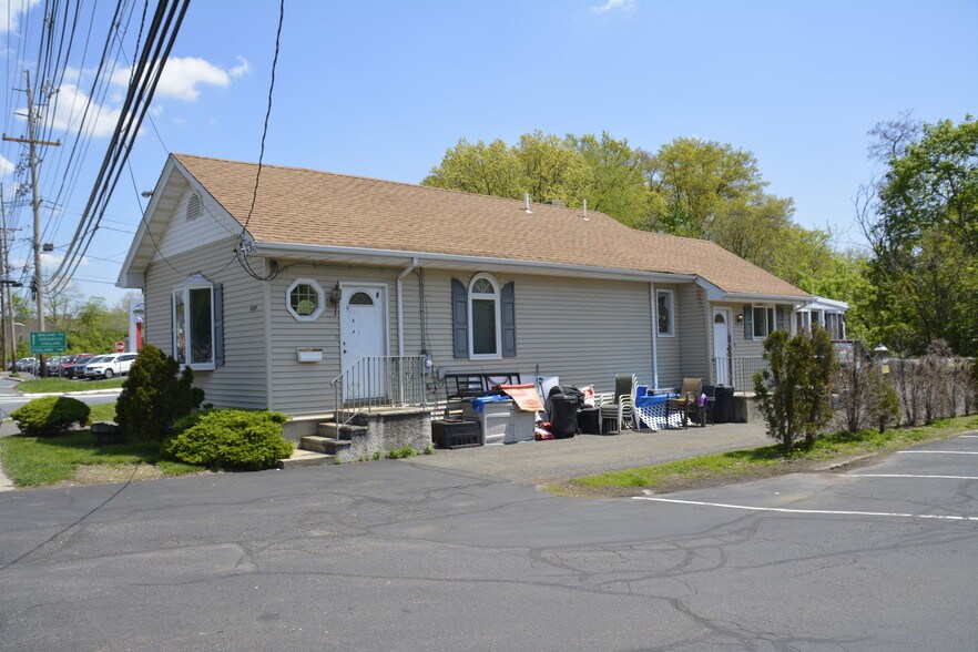 More Photos Of 991-1009 Goffle Rd, Hawthorne Restaurant For Sale