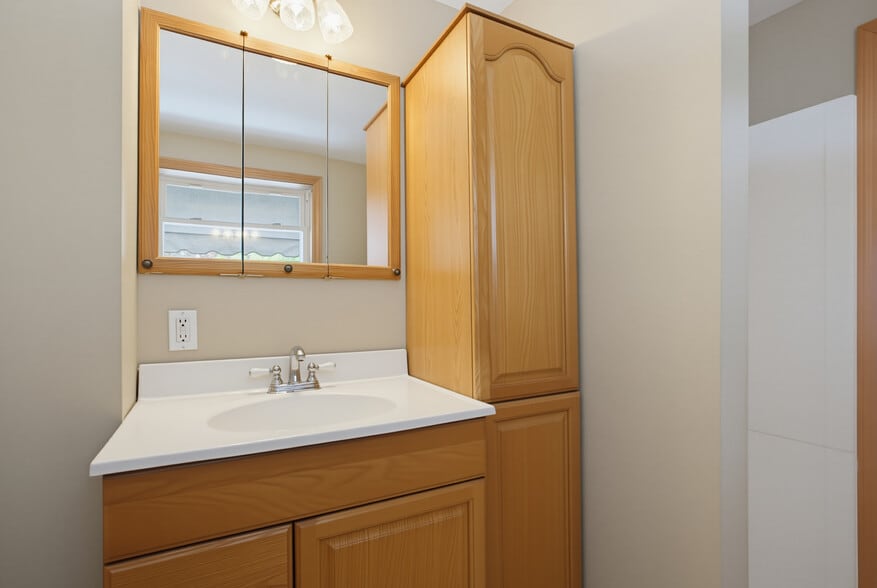 More Photos Of 113 Summer St, Lunenburg Restaurant For Sale