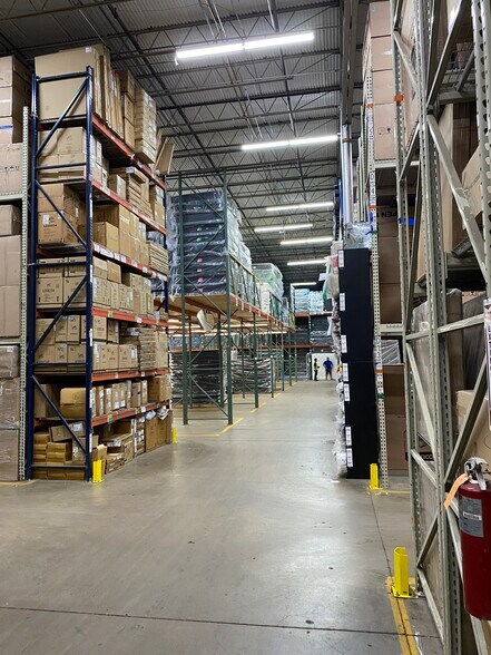 More Photos Of 2200-2202 E Randol Mill Rd, Arlington Warehouse For Lease
