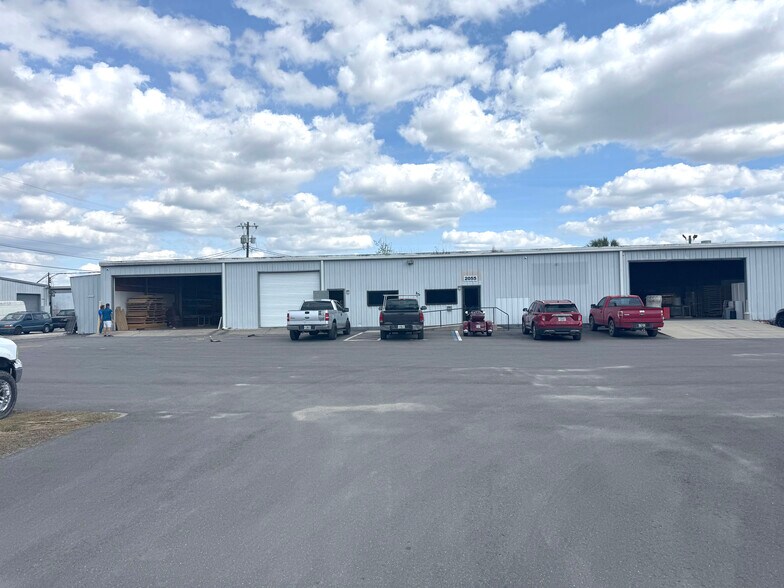 Primary Photo Of 2055 NW 8th Ave, Ocala Warehouse For Lease