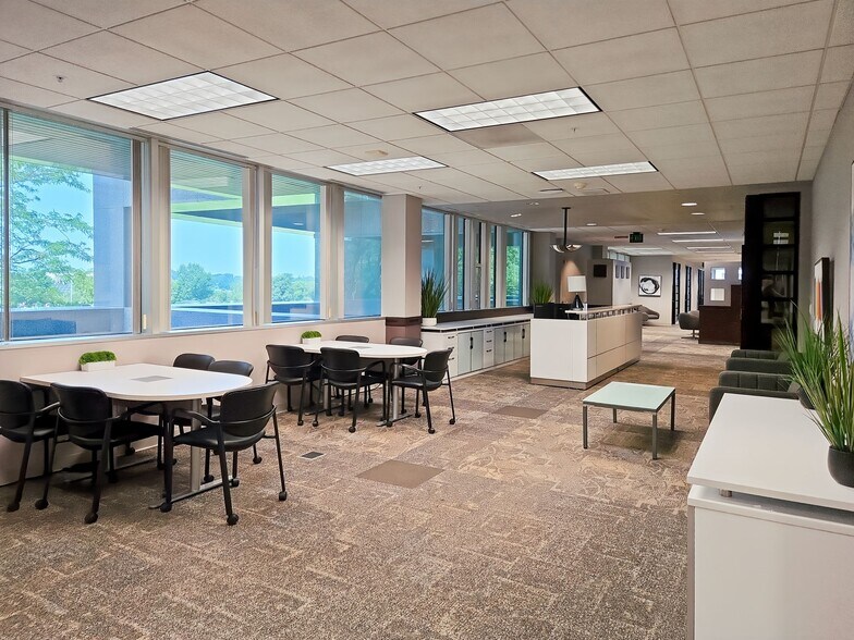 More Photos Of 4515 N River Blvd, Cedar Rapids Coworking Space