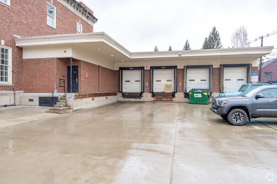 More Photos Of 210 W 3rd Ave, Warren Post Office For Lease