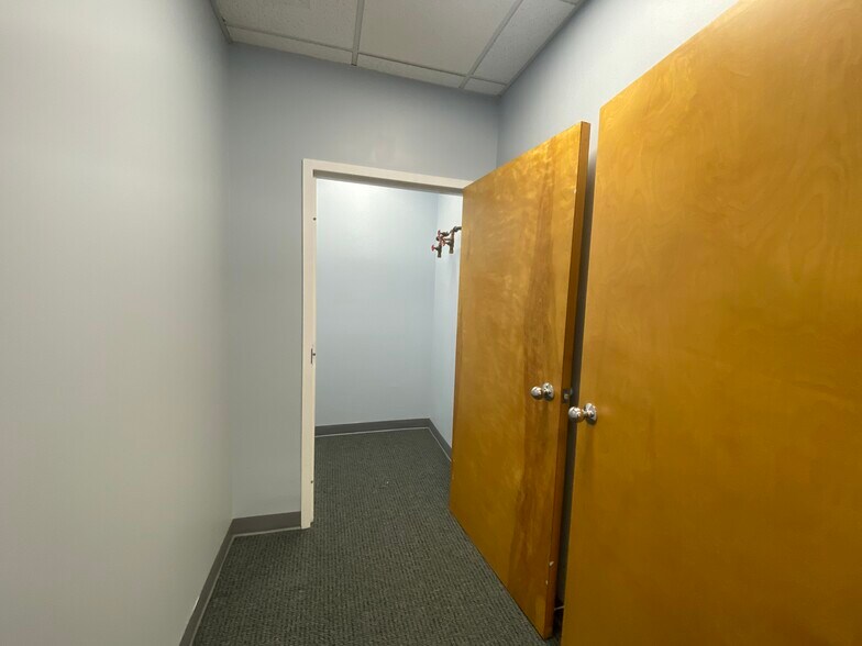 More Photos Of 1010 Kennedy Dr, Key West Medical For Sale