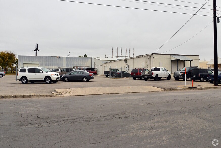 Primary Photo Of 9822 Ball St, San Antonio Warehouse For Lease