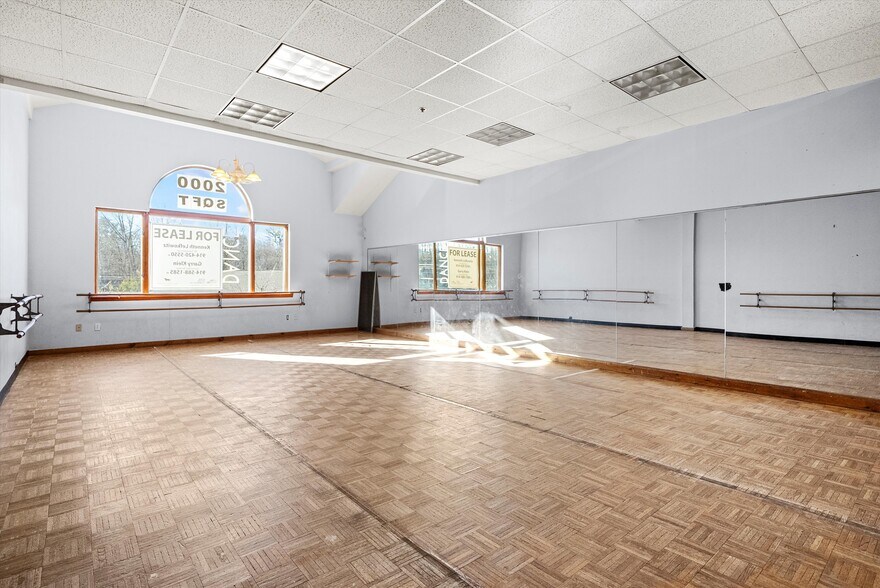 More Photos Of 24 Old Albany Post Rd, Croton-on-Hudson Medical For Lease