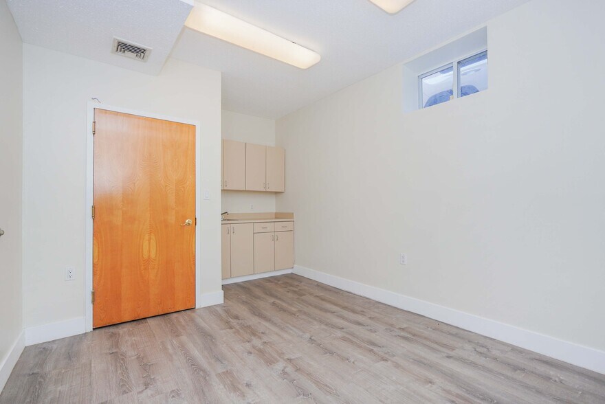 More Photos Of 76 Battery Ave, Brooklyn Apartments For Lease