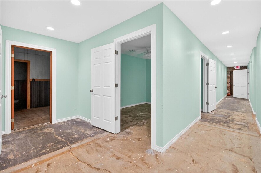 More Photos Of 121 N Maple St, Nowata Storefront For Sale