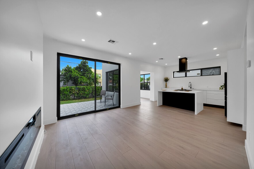 More Photos Of 1370 SW 5th St, Miami Apartments For Sale