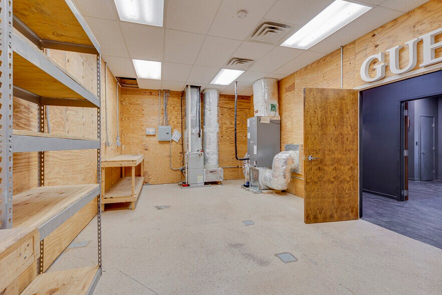 More Photos Of 211 N Pleasantburg Dr, Greenville Light Manufacturing For Sale