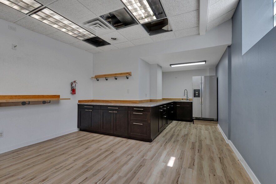 More Photos Of 15 6th Ave N, Saint Cloud Office Residential For Lease