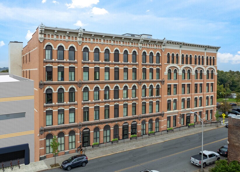 More Photos Of 545-547 River St, Troy Office For Lease