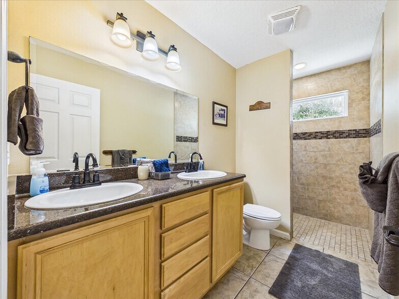 More Photos Of 100 Pilothouse Ct, Palatka Multifamily For Sale