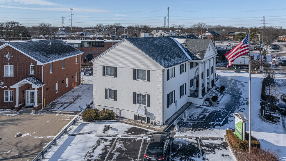 More Photos Of 330 W Frontage Rd, Northfield Medical For Lease