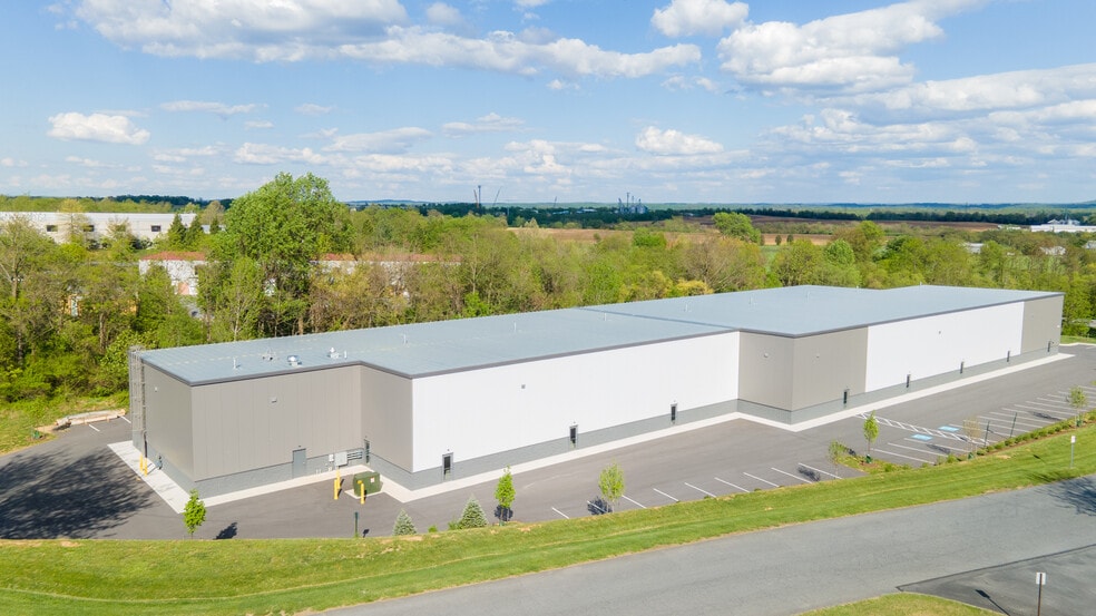 More Photos Of 3950 Dartmouth Ct, Frederick Warehouse For Lease