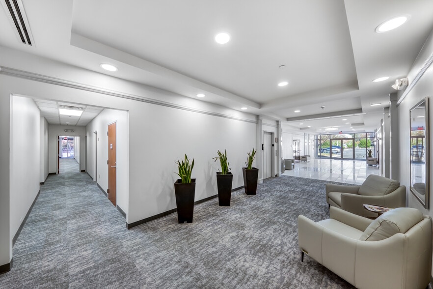 More Photos Of 695 Mansell Rd, Roswell Unknown For Lease