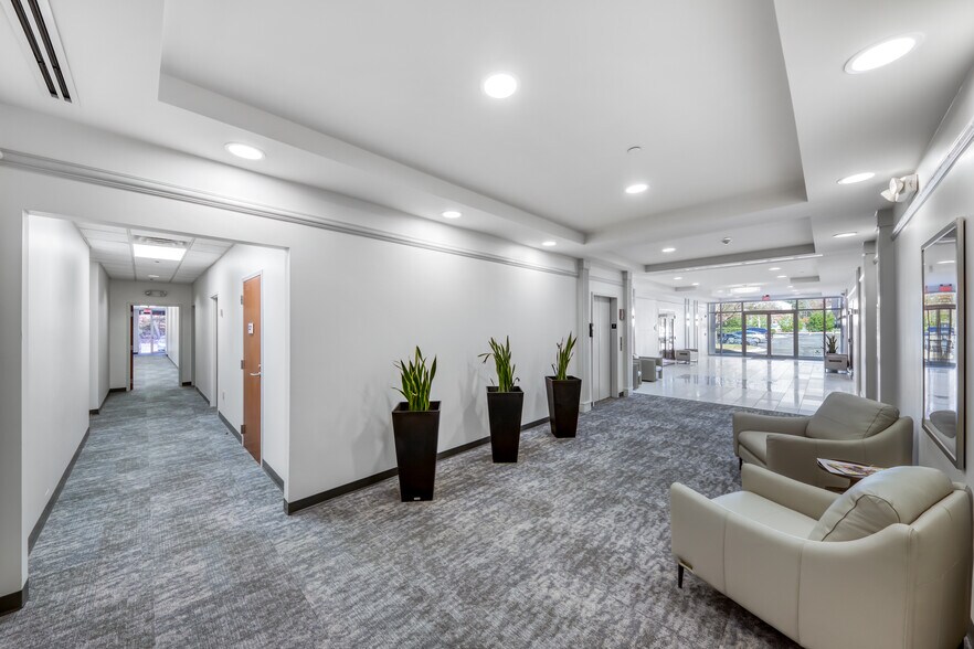 More Photos Of 695 Mansell Rd, Roswell Unknown For Lease