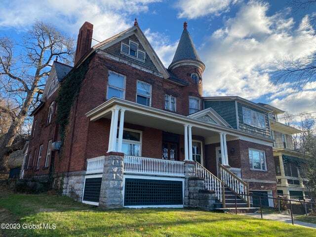 More Photos Of 123 Guy Park Ave, Amsterdam Office For Sale