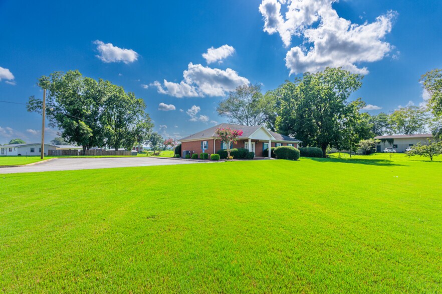 More Photos Of 970 Highway 20, Tuscumbia Office For Lease