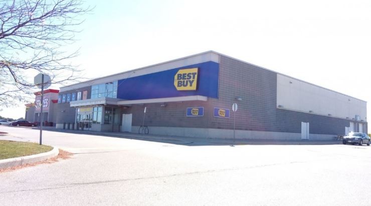 Primary Photo Of 780 St Clair St, Chatham-Kent General Retail For Sale