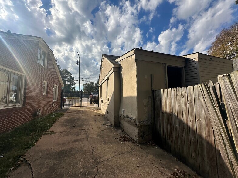 More Photos Of 3818 Summer Ave, Memphis Freestanding For Sale