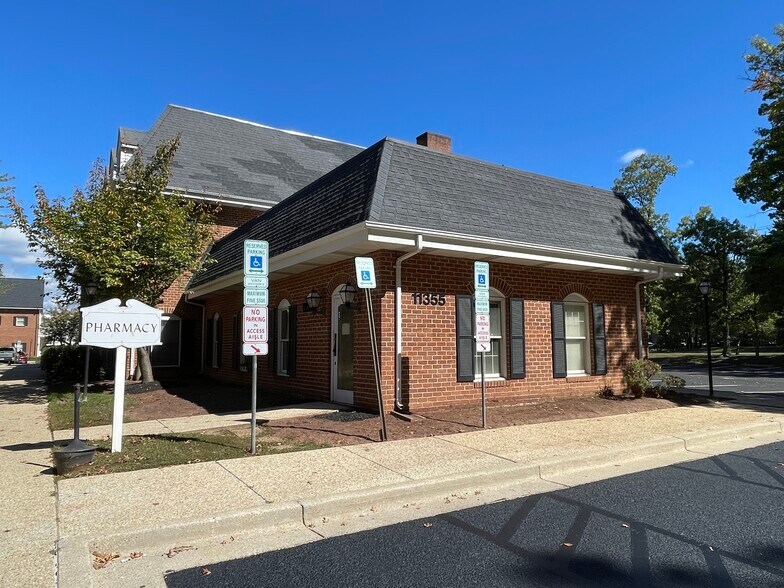 More Photos Of 11355 Pembrooke Sq, Waldorf Medical For Sale
