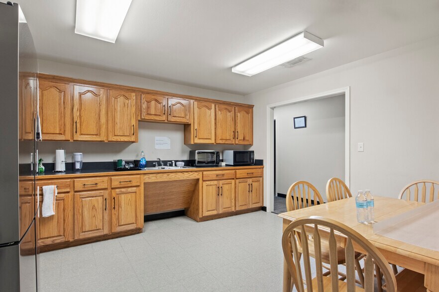 More Photos Of 412 Texas Highway 37, Mount Vernon Medical For Sale