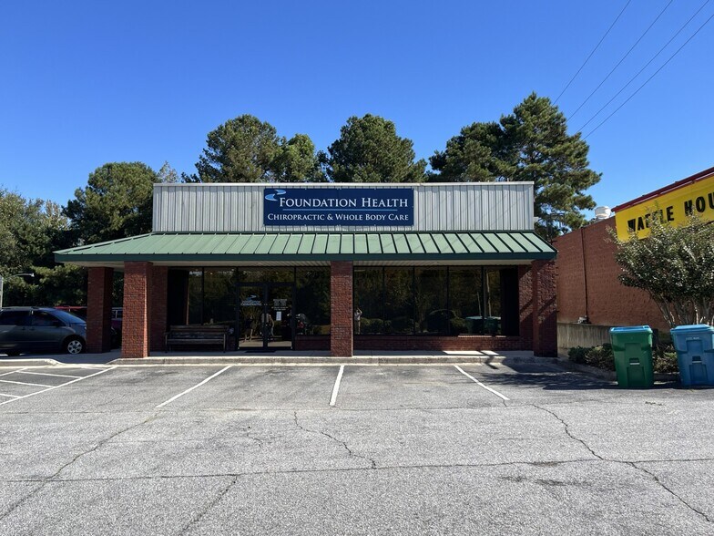 Primary Photo Of 1062 Bear Creek Blvd, Hampton Freestanding For Lease