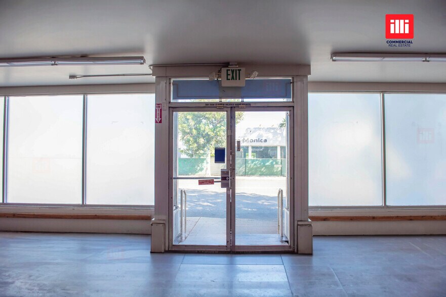 More Photos Of 901 Santa Monica Blvd, Santa Monica Freestanding For Sale