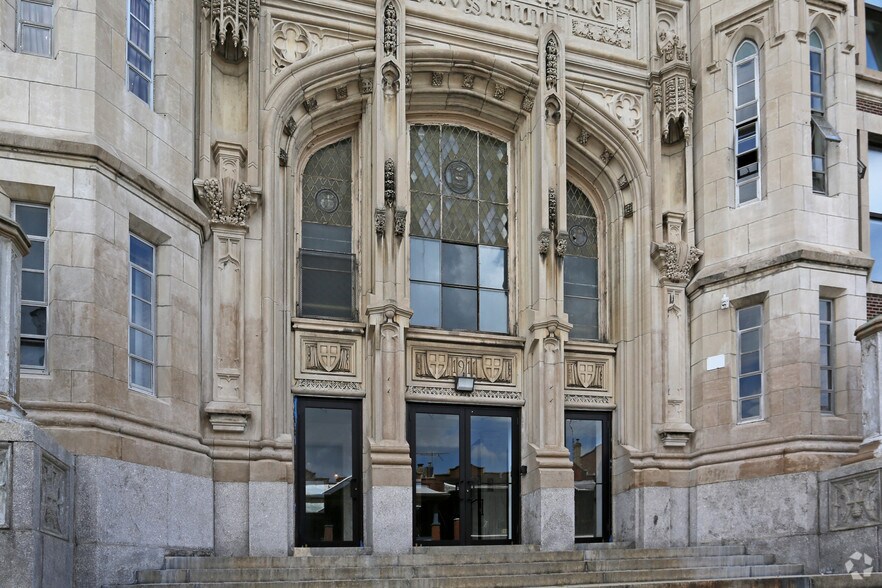 More Photos Of 220 S 47th St, Philadelphia Apartments For Lease