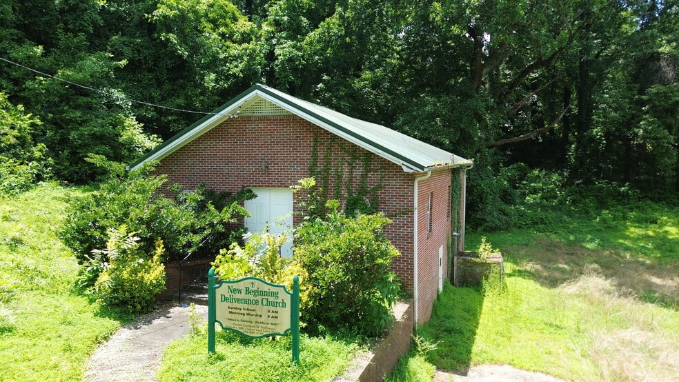 More Photos Of 133 2nd NW St, Atlanta Religious Facility For Lease