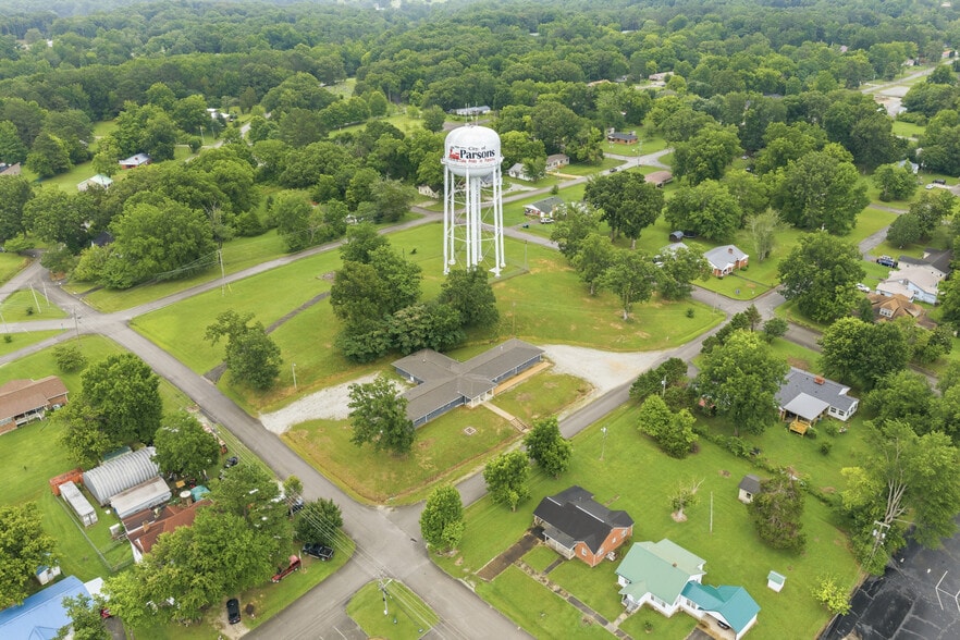 More Photos Of 105 Kentucky Ave S, Parsons Light Distribution For Sale