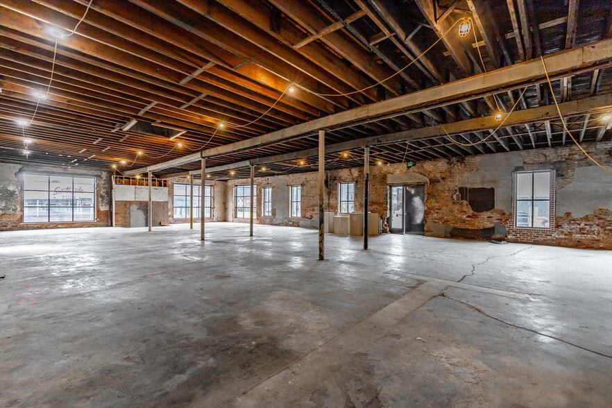 More Photos Of 615 E Main St, Chattanooga General Retail For Lease