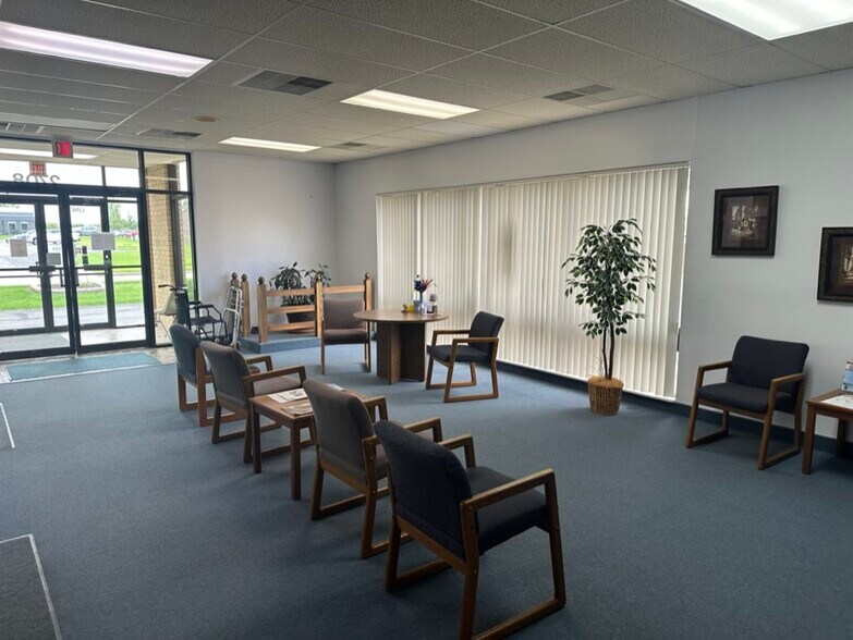 More Photos Of 2708 McGraw Dr, Bloomington Medical For Sale