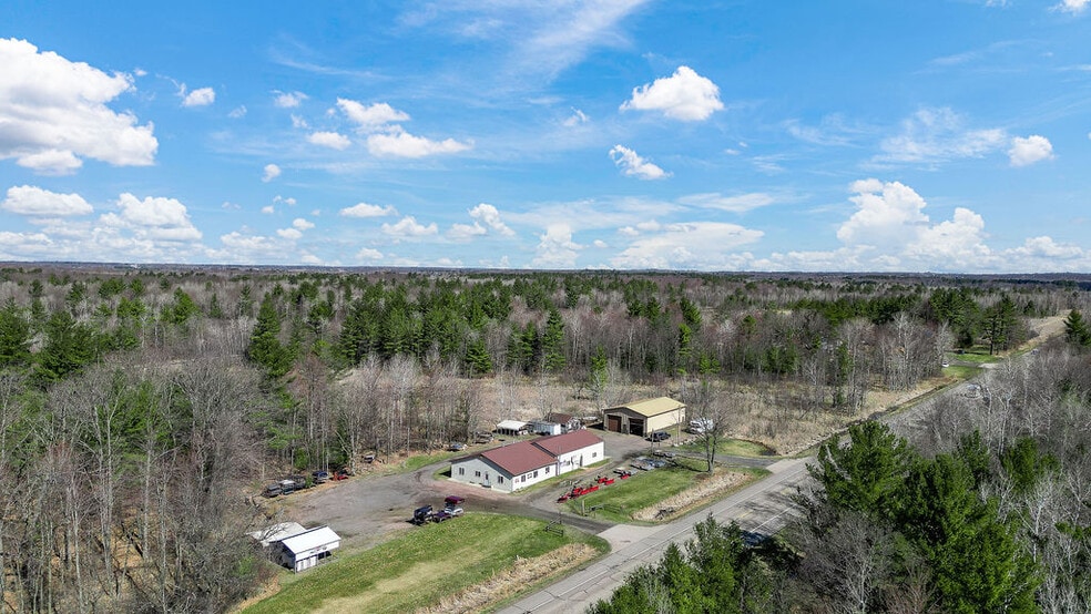 More Photos Of 5011 State Highway 13/34 Hwy, Wisconsin Rapids Storefront For Sale