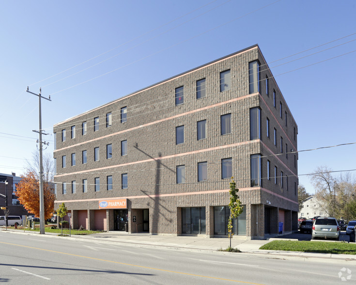 Primary Photo Of 100 Colborne St, Orillia Medical For Sale