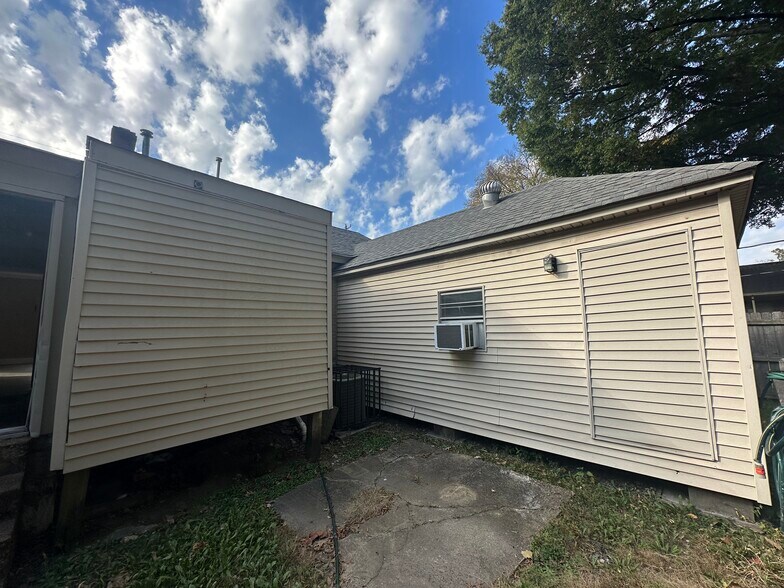 More Photos Of 3818 Summer Ave, Memphis Freestanding For Sale