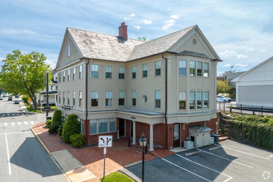 More Photos Of 38 East Ave, New Canaan Medical For Lease