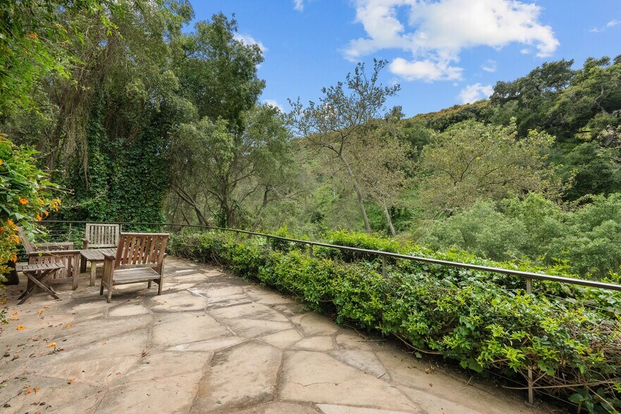 More Photos Of 10697 Calle Quebrada, Goleta Land For Sale