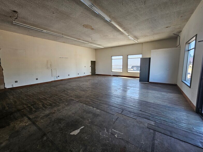 More Photos Of 1400 Down River Dr, Woodland Warehouse For Sale