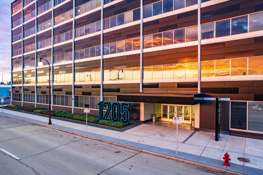 More Photos Of 1205 S 70th St, West Allis Unknown For Lease