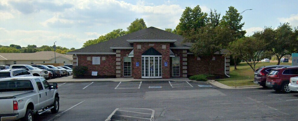 More Photos Of 16909 Q St, Omaha Medical For Lease