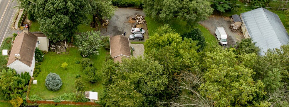 More Photos Of 1060 Davisville Rd, Wrightstown Specialty For Sale