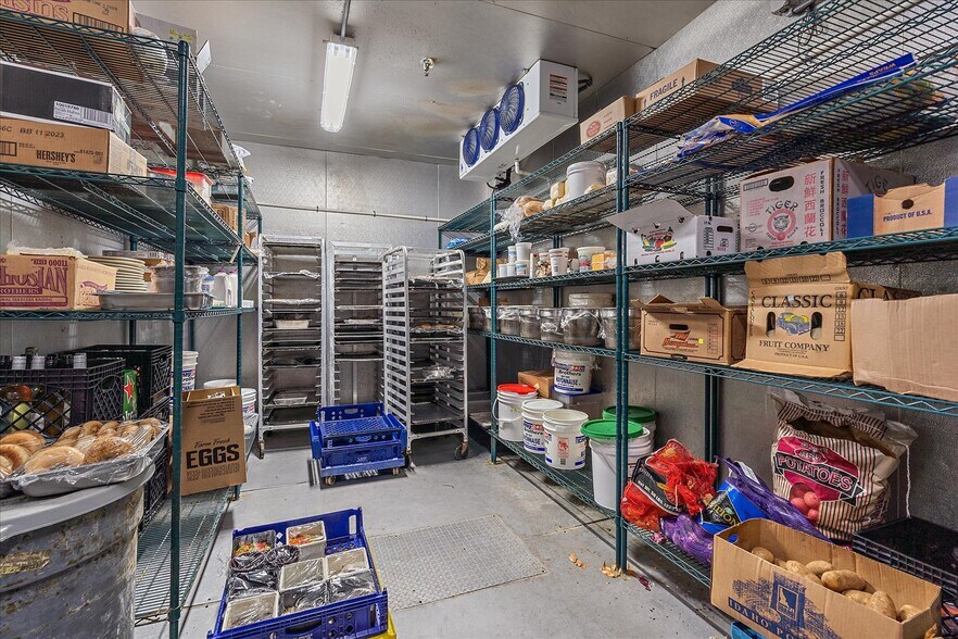 More Photos Of 15 S Beneva Rd, Sarasota Restaurant For Lease