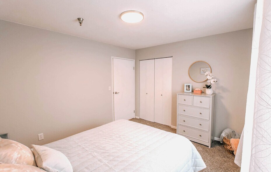 More Photos Of 2807 Lincoln Way, Sioux City Apartments For Sale