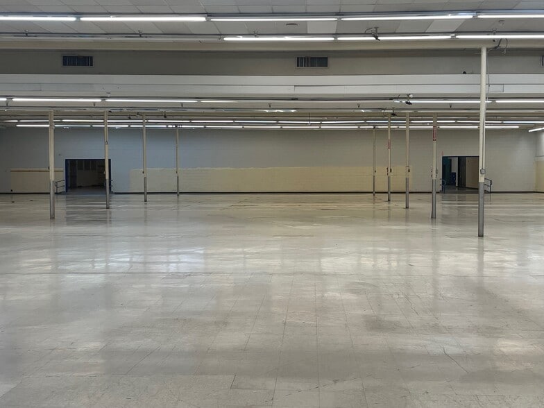 More Photos Of 7663-7667 Broadway, Lemon Grove Supermarket For Sale