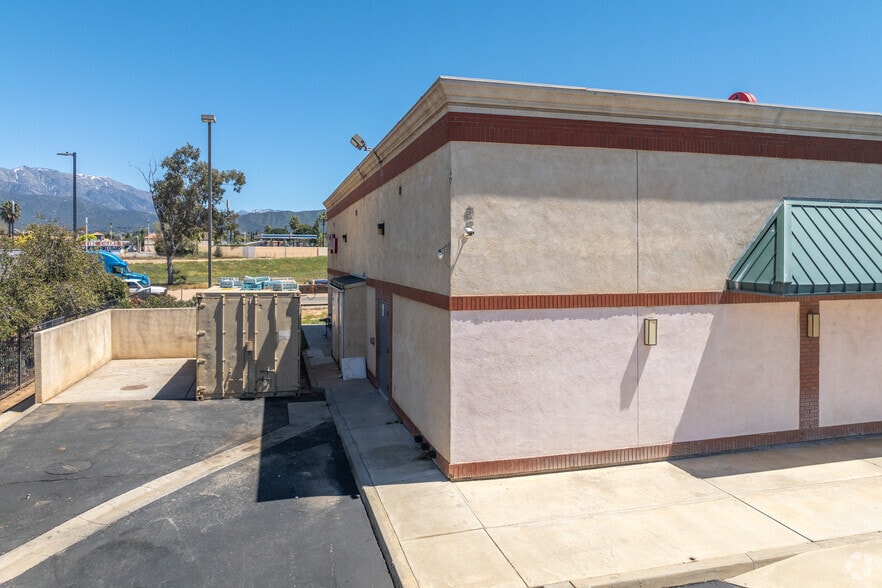 More Photos Of 540 Sandalwood Dr, Calimesa Restaurant For Lease